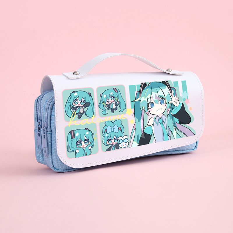 حافظة أقلام كرتونية لطيفة على  - مراجعة Anime Merchandise Box Set وسعره