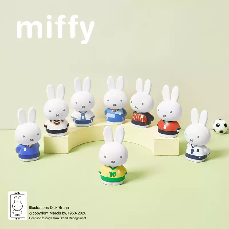 مجموعة ميفي الرياضية الأصلية:  - مراجعة Anime Merchandise Box Set وسعره